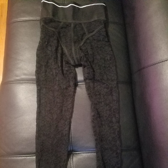 Black lace Tights size small - Picture 4 of 4